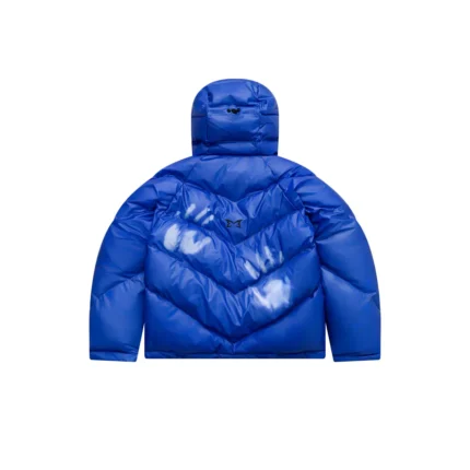 The Mertra Translucent Puffer (Cloud) stands out as a winter essential for those who want warmth, innovation, and bold streetwear aesthetics in one statement piece. Built with a futuristic translucent finish, this jacket delivers premium insulation while maintaining a bold, modern look that instantly elevates any outfit. Crafted using a 100% polyamide translucent shell, the jacket offers durability with a lightweight feel, making it comfortable for everyday wear. The see-through outer layer gives the puffer its unique identity while protecting against cold weather. The jacket features Ecodown® recycled insulation that delivers exceptional warmth without adding unnecessary bulk. Designed with functionality in mind, the Mertra Translucent Puffer (Cloud) features zipper pockets for secure storage, embroidered graphics for a premium finish, and waist toggles that allow you to adjust the fit as needed. The standout 3X hood toggle system with built-in balaclava feature offers enhanced protection against wind and cold, making it ideal for winter conditions. This jacket is true to size, delivering a naturally baggy fit when you choose your usual size. Whether you’re layering it for streetwear looks or wearing it as your main outerwear piece, it offers both comfort and edge. This release is part of the highly anticipated Mertra December 26 Drop, Mertra Boxing Day Friday Drop, and Mertra Friday Drop, making it a must-have item for collectors and fashion enthusiasts alike. Product Details: 100% polyamide translucent outer shell Lightweight yet durable construction Ecodown® recycled insulated filling for warmth 3X hood toggle system with balaclava feature Functional zipper pockets Adjustable waist toggles for custom fit Premium embroidered graphics True to size – take your regular size for a baggy fit